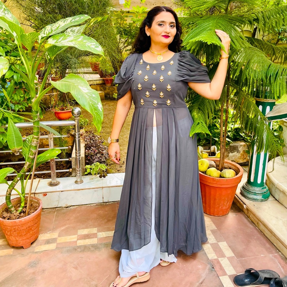Grey modern lehenga, size XL